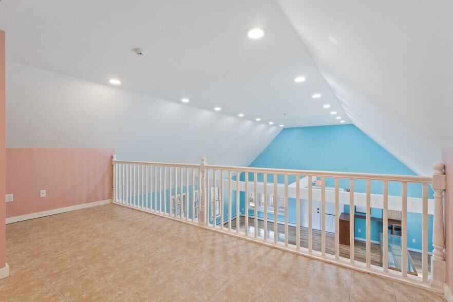 More Photos Of 204 Gray Rd, Cumberland General Retail For Sale