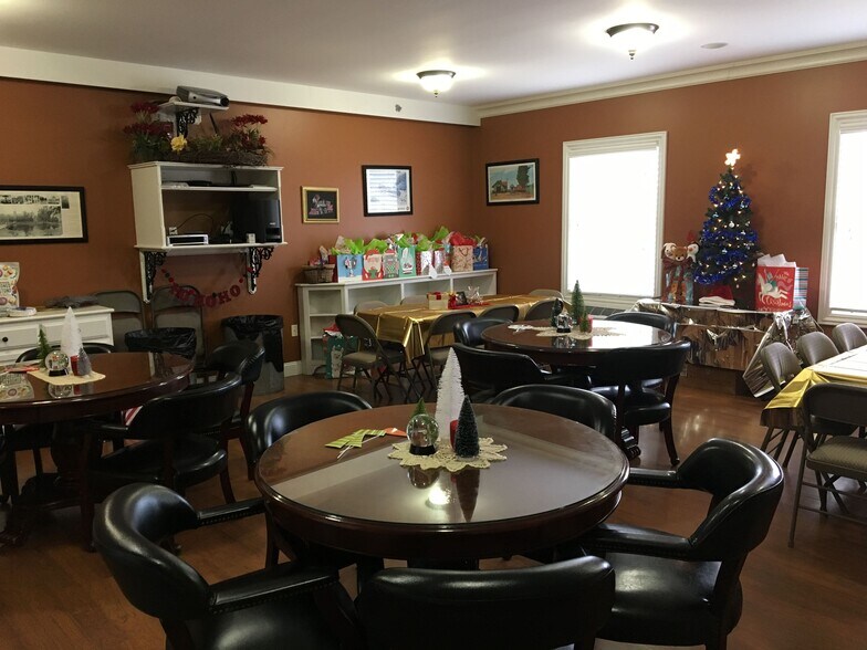 More Photos Of 1245 N Brown St, La Plata Hotel For Sale