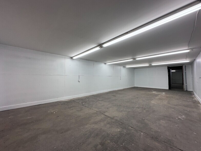 More Photos Of 1530 E 5th Ct, Tulsa Warehouse For Lease