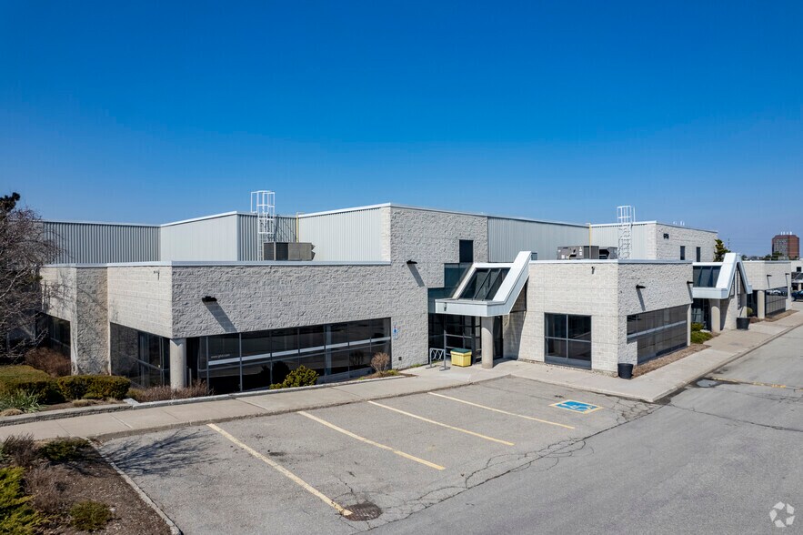 More Photos Of 6705 Millcreek Dr, Mississauga Light Distribution For Lease