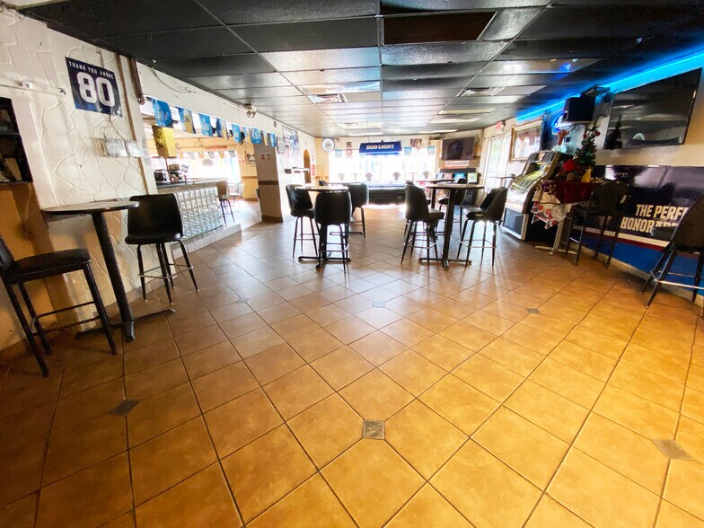 More Photos Of 7147 Harrisburg Blvd, Houston Restaurant For Sale
