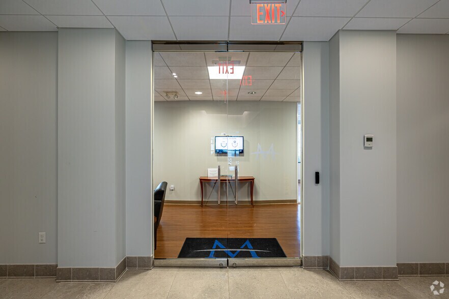 More Photos Of 440 Wheelers Farms Rd, Milford Office For Lease