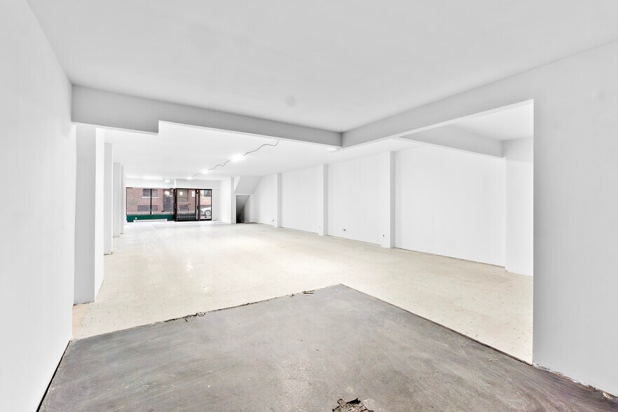 More Photos Of 4787-4797 Rue Sainte-Catherine E, Montréal Storefront Retail Residential For Lease