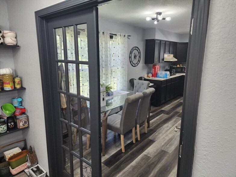 More Photos Of 1500 E Main St, Robinson Storefront For Sale