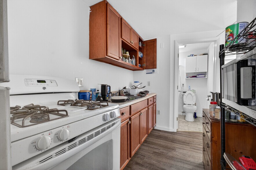 More Photos Of 223 Farren Ave, New Haven Storefront Retail Residential For Sale