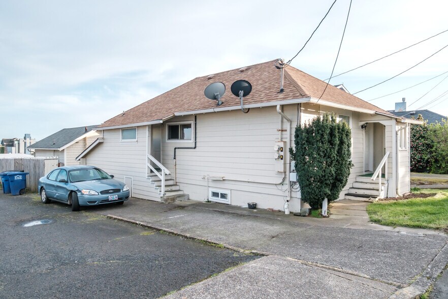 More Photos Of 443 SW 7th St, Newport Apartments For Sale