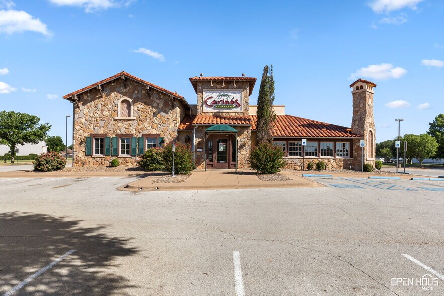 More Photos Of 4330 Kell Blvd, Wichita Falls Restaurant For Sale