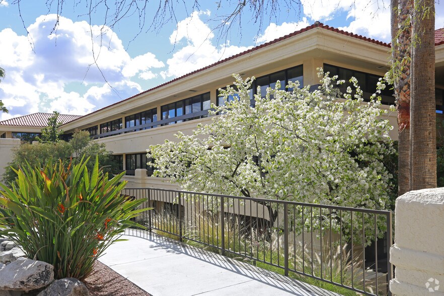 More Photos Of 1820 E River Rd, Tucson Unknown For Lease