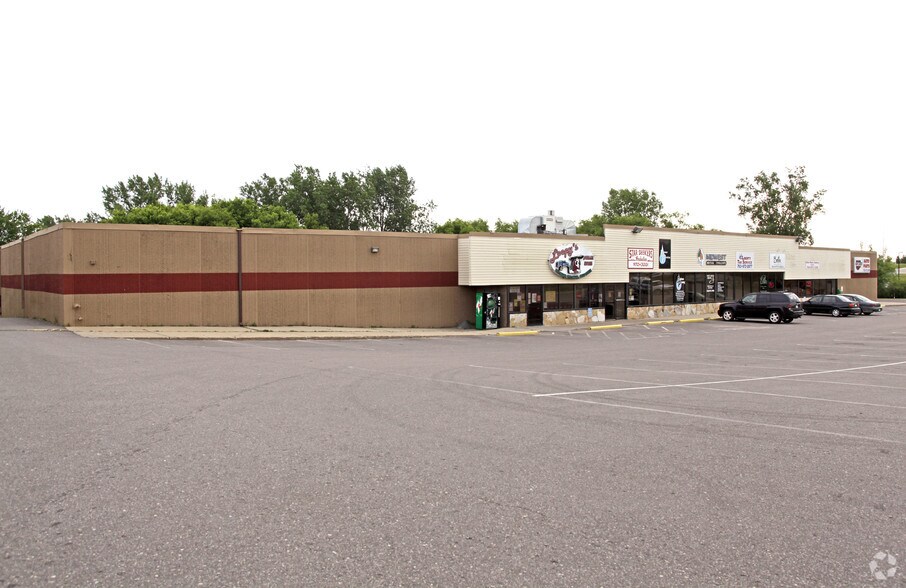 More Photos Of 600 Babcock Blvd E, Delano General Retail For Sale