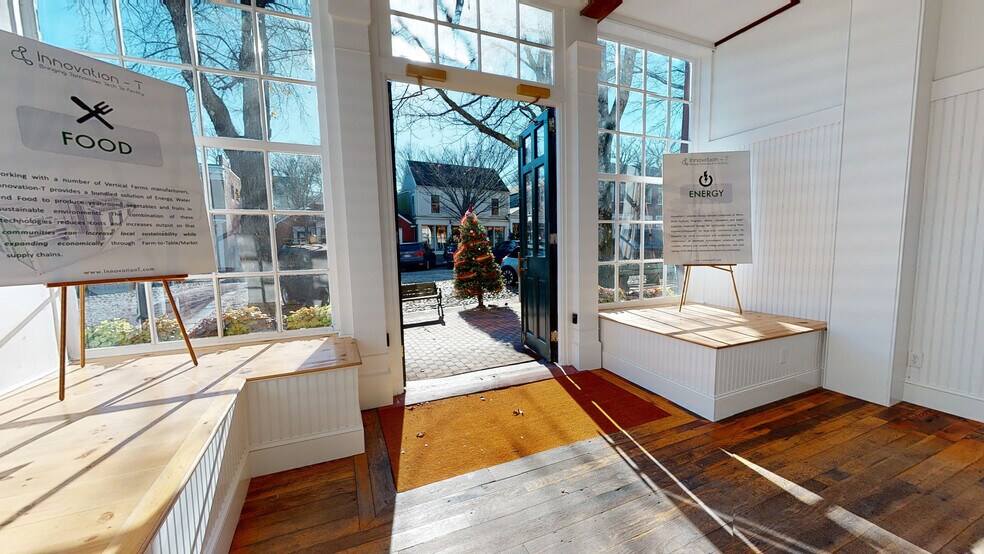 More Photos Of 33 Main St, Nantucket Storefront Retail Office For Lease
