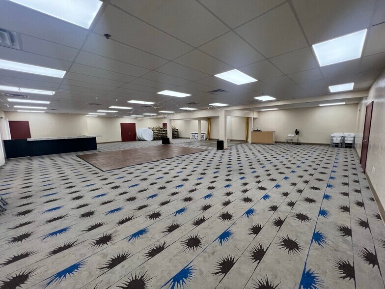 More Photos Of 3131 N MacArthur Blvd, Bethany Office For Sale