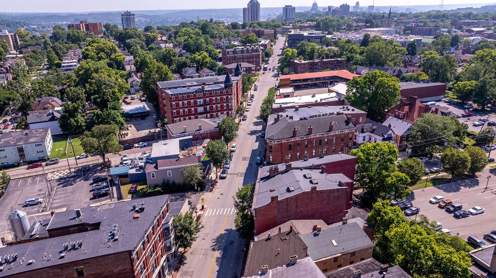 More Photos Of 2800 Woodburn Ave, Cincinnati Storefront For Sale
