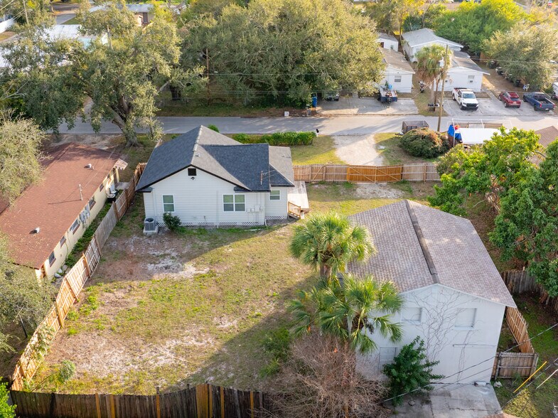 More Photos Of 1006 15th Ave NW, Largo Multifamily For Sale