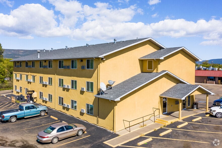 More Photos Of 1610 Cedar St, Raton Hotel For Sale