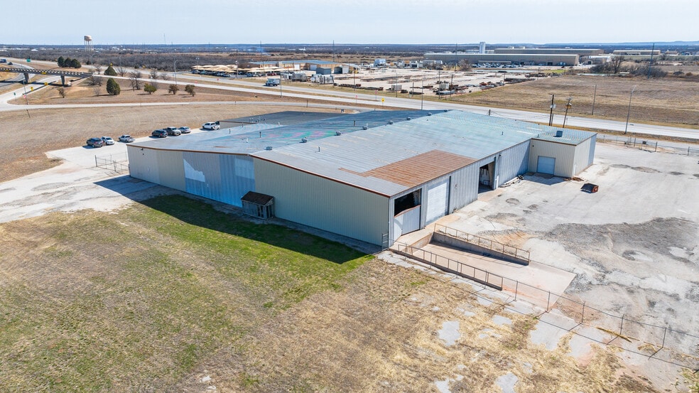 More Photos Of 5050 E Hwy 80, Abilene Manufacturing For Sale