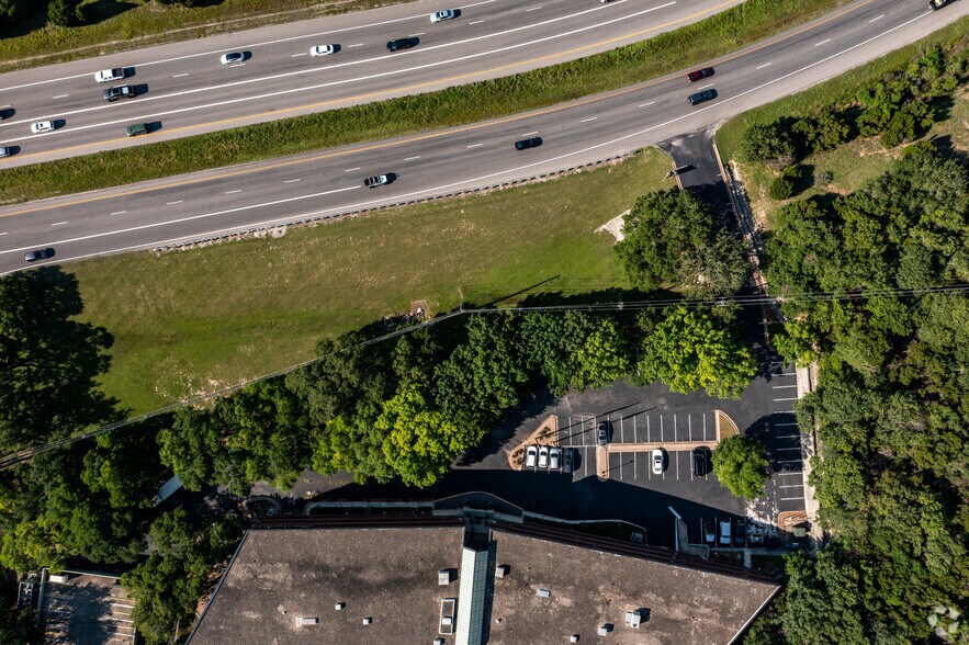 More Photos Of 8834 N Capital of Texas Hwy, Austin Office For Lease