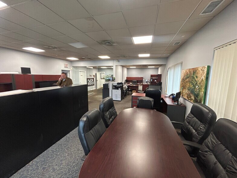 More Photos Of 28 Old Dock Rd, Yaphank Warehouse For Sale