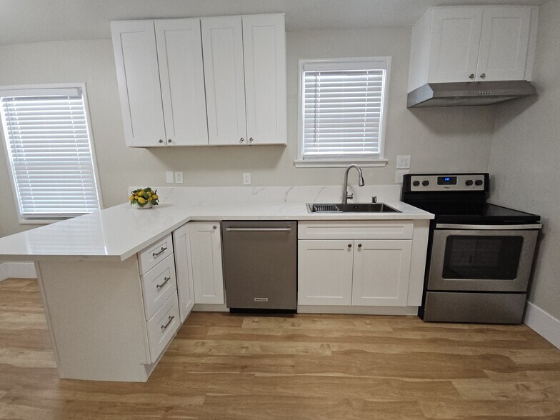 More Photos Of 2017 30th St, Sacramento Apartments For Sale