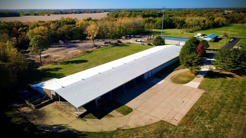 More Photos Of 4616 Enterprise Dr, Bartonville Industrial For Sale