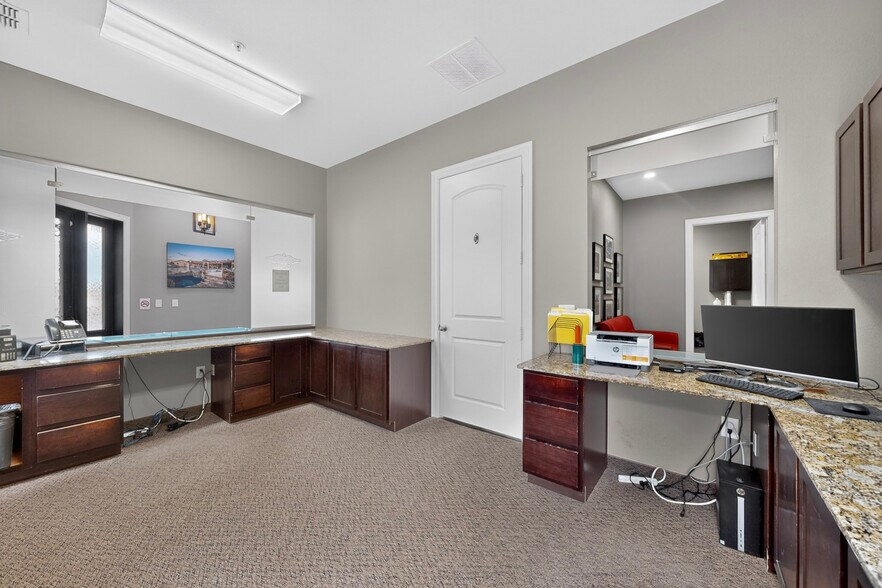 More Photos Of 2230 Bush Dr, McKinney Medical For Lease