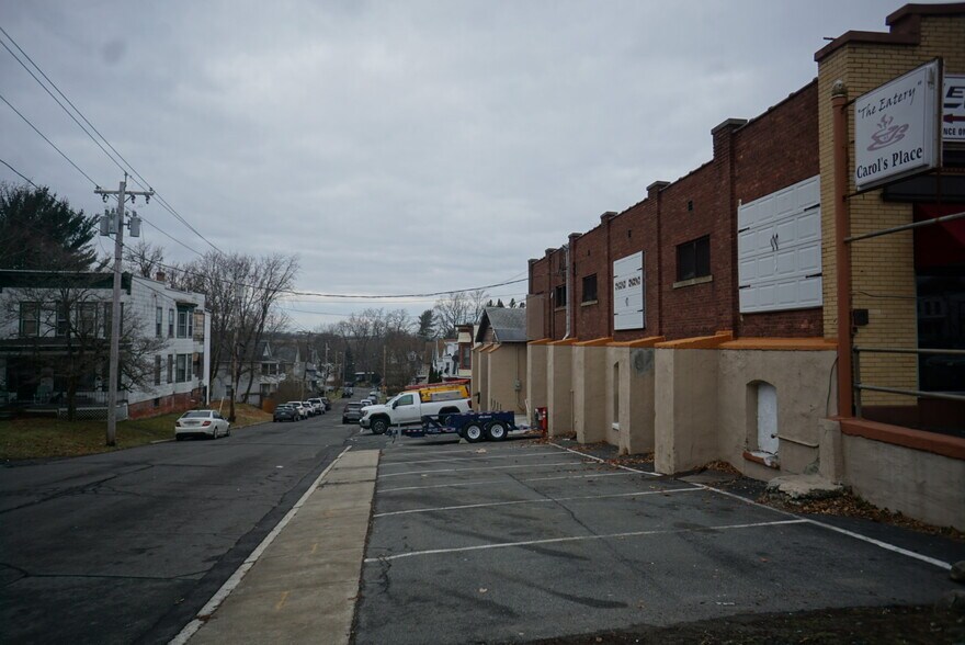 More Photos Of 540-534 Pawling Ave, Troy Freestanding For Lease