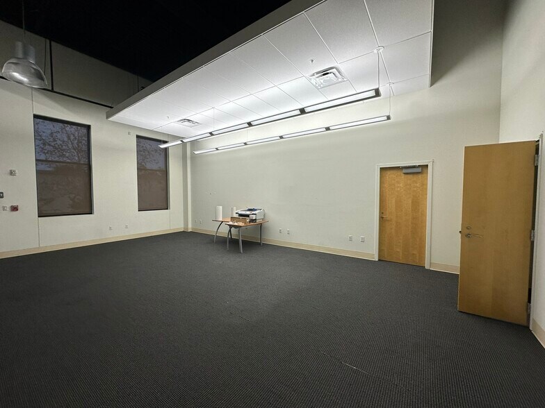 More Photos Of 18011 Grand Bay Ct, Baton Rouge Office For Lease