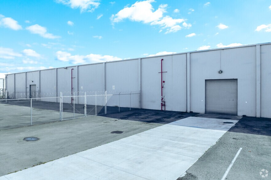 More Photos Of 1195 N Gertrude Ave, Stockton Warehouse For Sale
