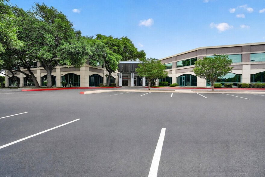More Photos Of 9150 Huebner Rd, San Antonio Medical For Lease