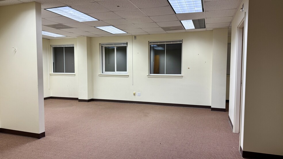 More Photos Of 25 Clark Summit Dr, Bluffton Office Residential For Lease