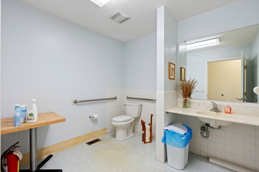 More Photos Of 3341 Dayton-xenia Rd, Dayton Storefront Retail Office For Sale