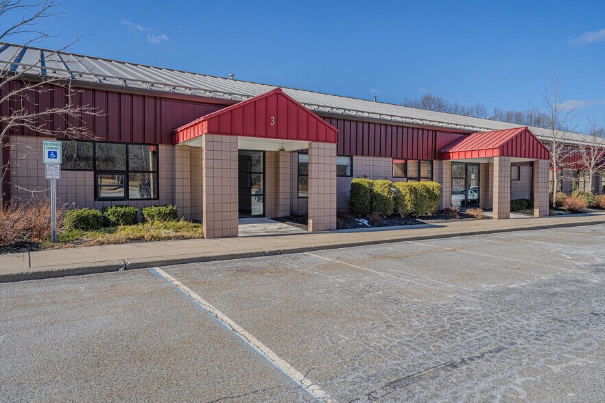 More Photos Of 12 Orben Dr, Landing Showroom For Lease