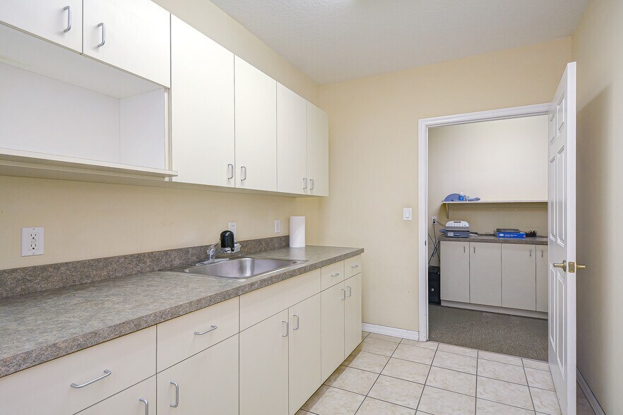 More Photos Of 14428 Bruce B Downs Blvd, Tampa Medical For Sale