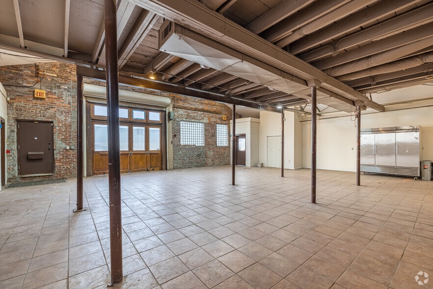 More Photos Of 290 Simpson St, Atlanta Flex For Lease