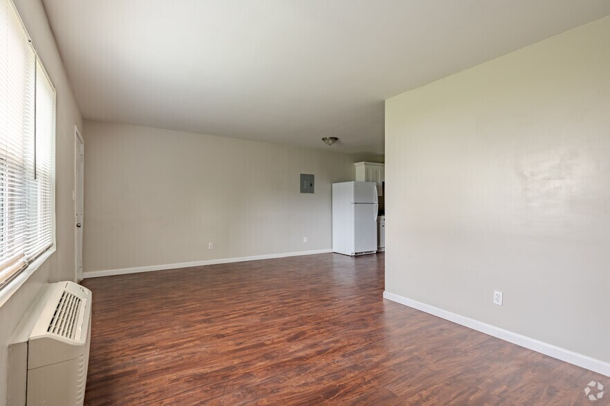 More Photos Of 969 Forest Ave, Forest Park Apartments For Sale