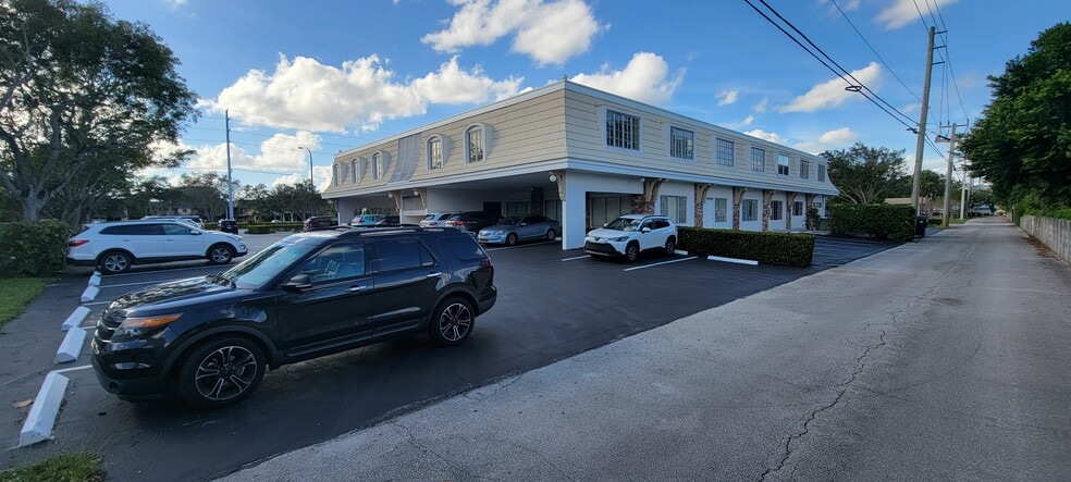 More Photos Of 784 US Highway 1, North Palm Beach Office For Lease