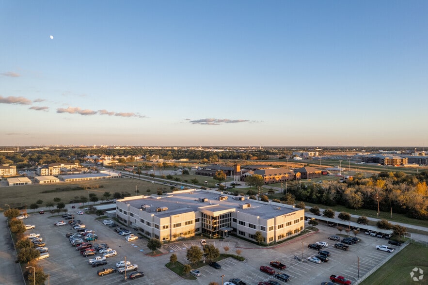 More Photos Of 1904 Grand Parkway W, Katy Office For Lease