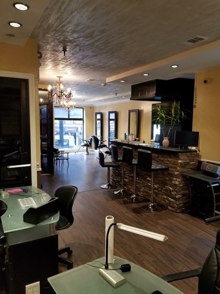 Primary Photo Of 307 Brighton Beach Ave, Brooklyn General Retail For Lease