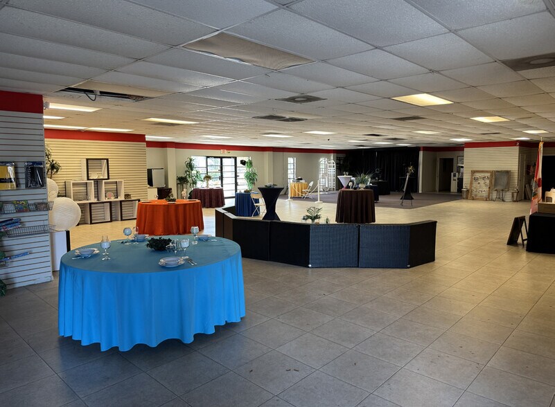 More Photos Of 12090 Metro Pky, Fort Myers Unknown For Lease