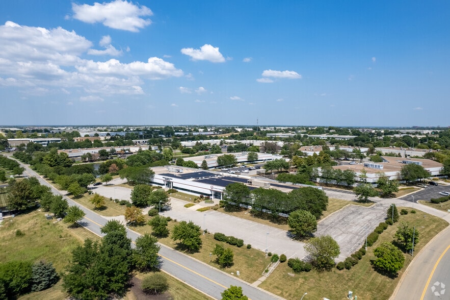 More Photos Of 11217-11227 Lakeview Ave, Lenexa Flex For Lease