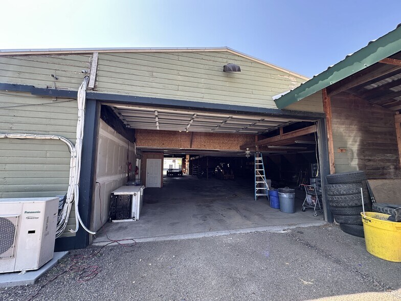 More Photos Of 2201 Lake Ave, Thornton Warehouse For Sale