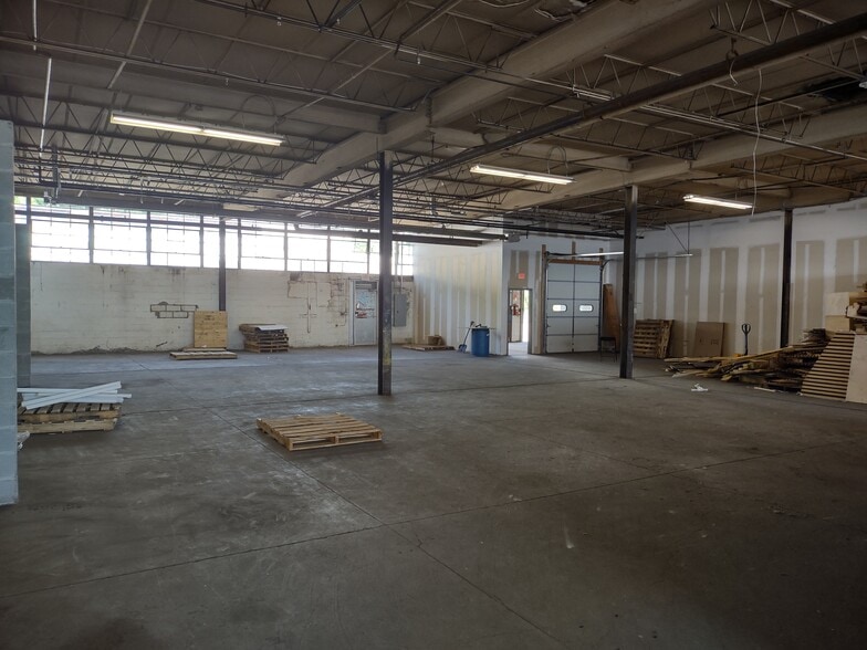 More Photos Of 97 N Water St, Ossining Warehouse For Lease