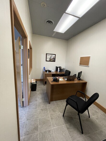 More Photos Of 1440 Waterville Monclova Rd, Waterville Office For Lease