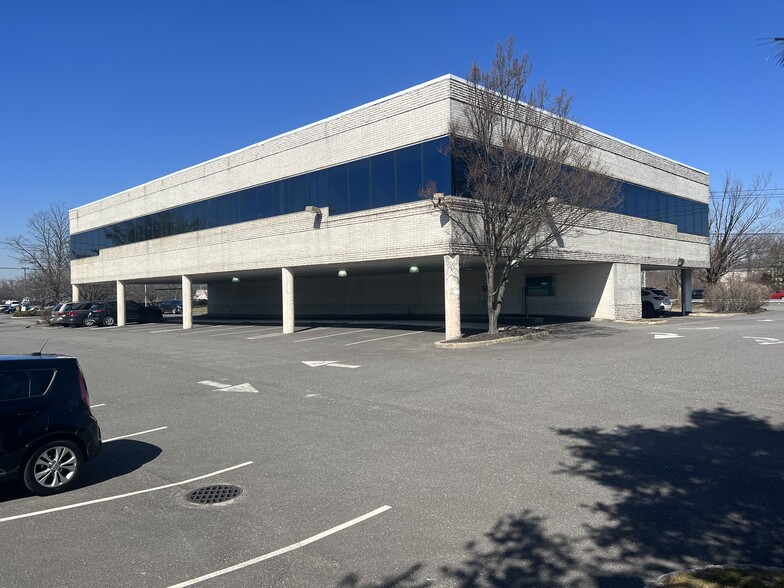 More Photos Of 4400 Veterans Memorial Hwy, Holbrook Office For Sale