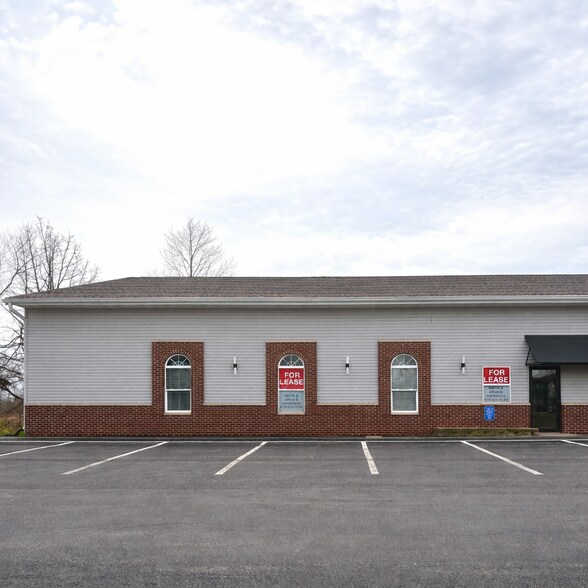 Primary Photo Of 935 Boyson Ct NE, Hiawatha Light Manufacturing For Lease