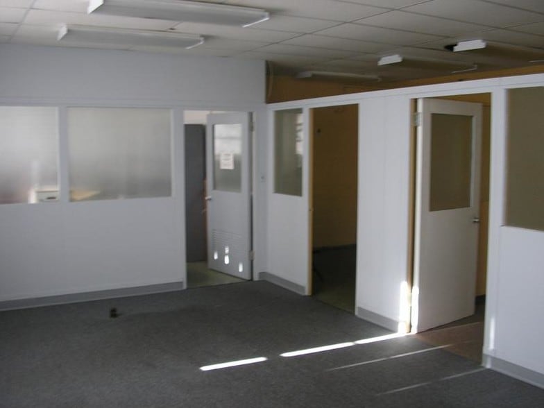 More Photos Of 90 Newark Pompton Tpke, Wayne Manufacturing For Lease