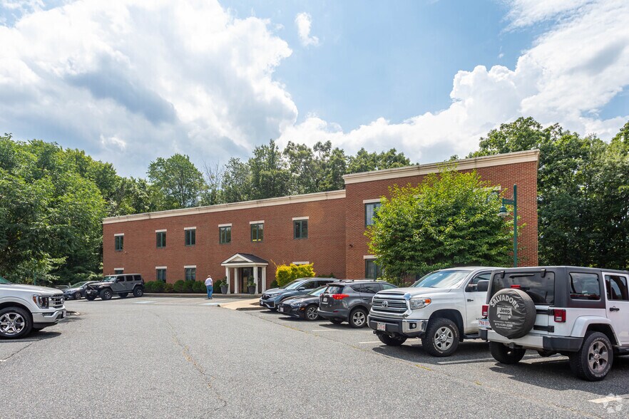 More Photos Of 100 Waverly St, Ashland Medical For Lease