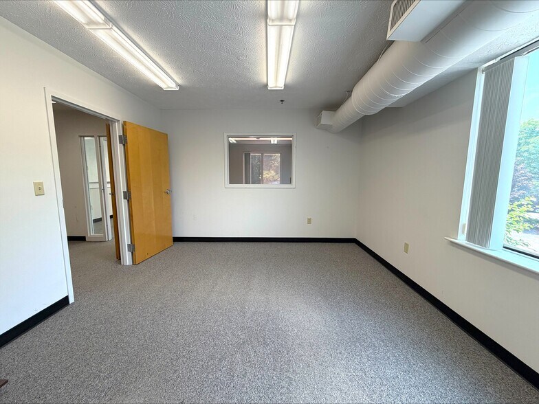 More Photos Of 1565 Main St, Tewksbury Medical For Sale