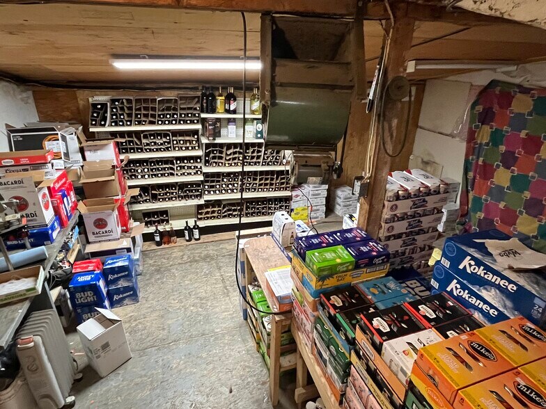 More Photos Of 2600 Otter Av, Tulameen Restaurant For Sale