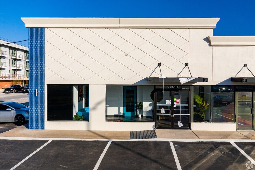 More Photos Of 5301-5307 Airport Blvd, Austin Unknown For Lease