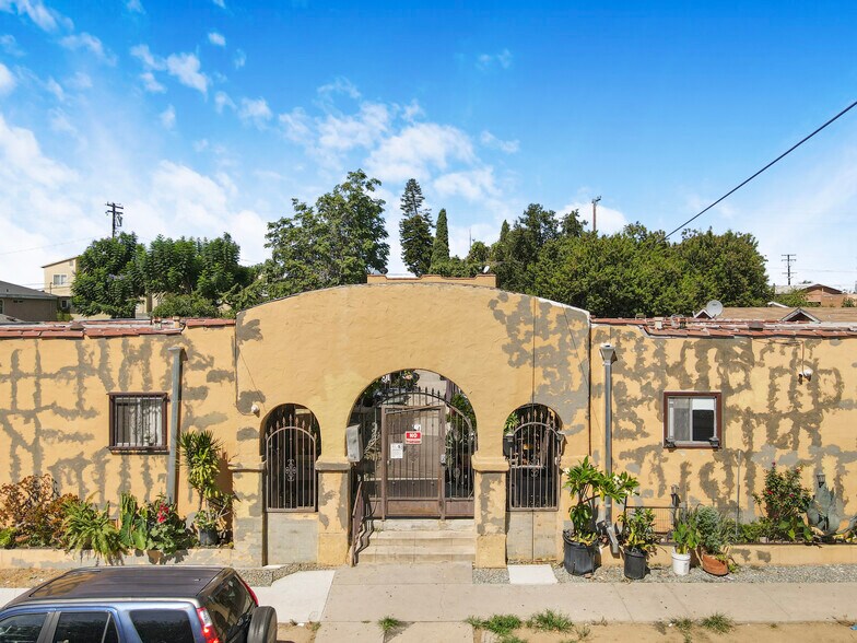 More Photos Of 943 S Bonnie Beach Pl, Los Angeles Apartments For Sale